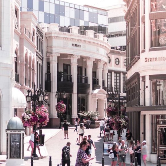 Meet your Posher - Picture 1 of 1